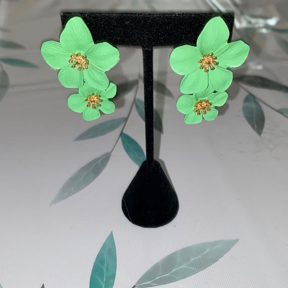 Boho Flower Stud Earrings - Picture 9 of 13